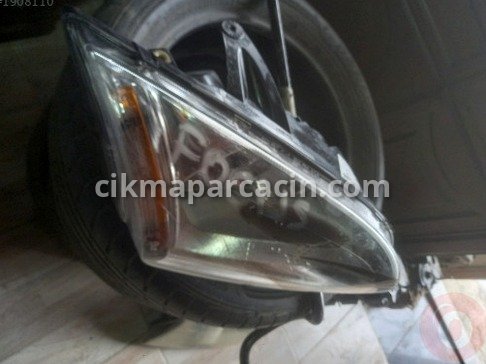 Ford Focus Sağ Ön Far çıkma parça