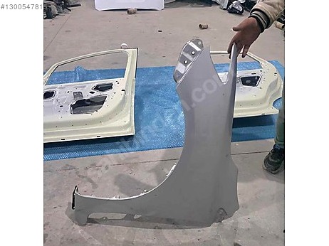 Toyota Corolla Çamurluk (Ön) çıkma parça