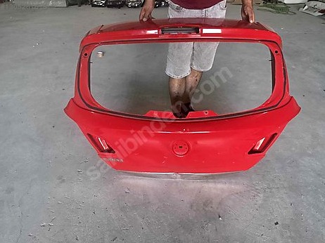 Opel Corsa Bagaj Kapağı çıkma parça