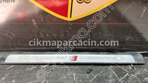 Audi A4 Basamak çıkma parça