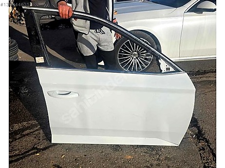 Skoda Superb Kapı (Ön Sağ) çıkma parça