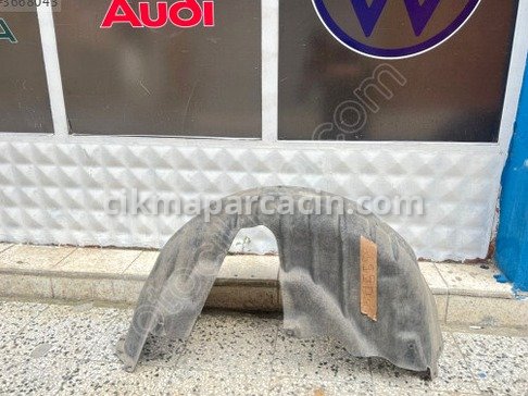 Audi Q3 Davlumbaz çıkma parça