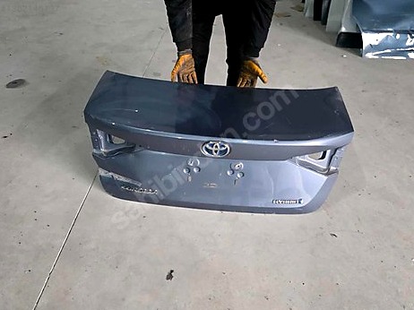Toyota Corolla Bagaj Kapağı çıkma parça