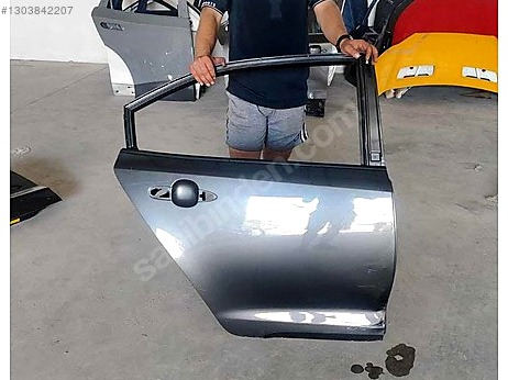 Toyota Corolla Kapı (Arka Sağ) çıkma parça