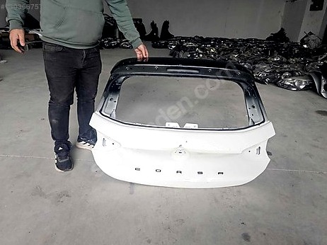 Opel Corsa Bagaj Kapağı çıkma parça