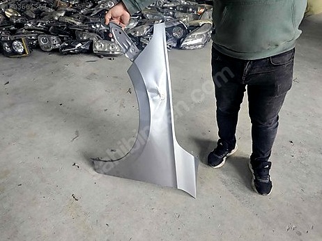 Honda Civic Çamurluk (Ön) çıkma parça