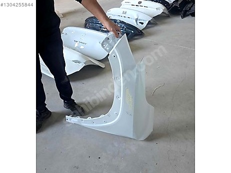 Toyota Corolla Çamurluk (Ön) çıkma parça