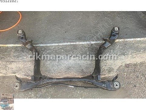 Audi A6 Travers çıkma parça