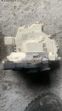 Audi A3 Kapı Kilidi çıkma parça - ANKA OTO YEDEK PARÇA İZMİR
