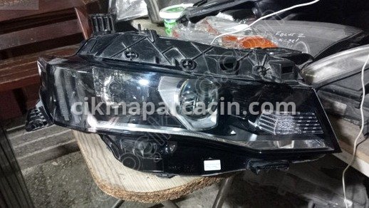 Peugeot 508 Sağ Ön Far çıkma parça