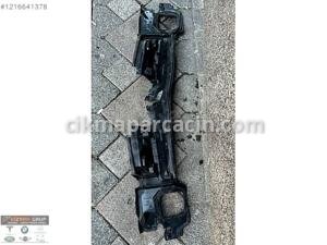 51749464037 9464037 BMW G70 RADYATÖR ÇERÇEVESİ ORJİNAL