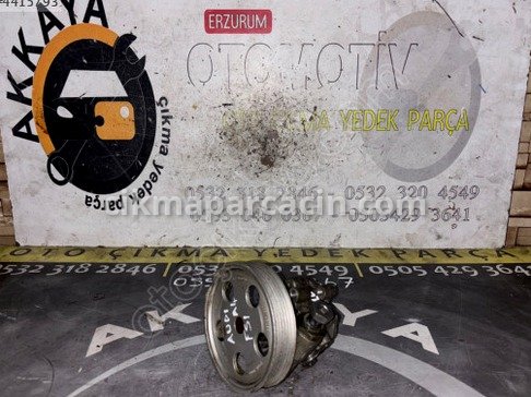 Audi A4 Direksiyon Pompası çıkma parça