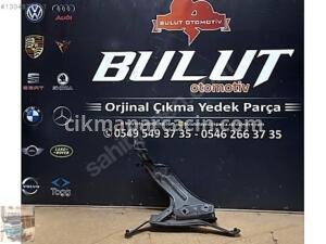 AUDİ - ÖN ÇAMURLUK BRAKETİ SOL A6 2020- - 4K0821131