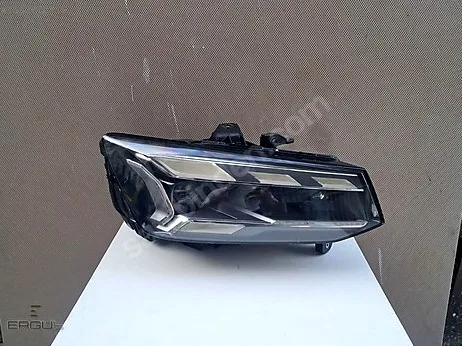 Audi Q2 Sağ Ön Far çıkma parça