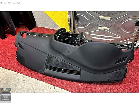 Audi A4 Torpido çıkma parça