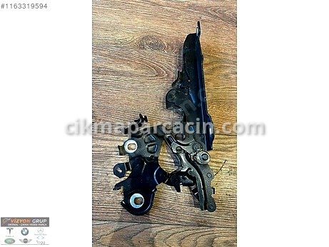 BMW 1 Serisi Kaput Menteşesi çıkma parça
