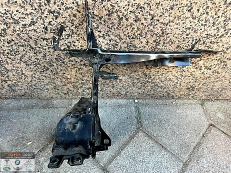 BMW 3 Serisi Sağ Ön Far çıkma parça