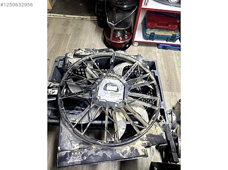 BMW 3 Serisi Fan Paneli çıkma parça