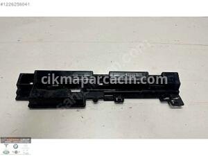 BMW 3 Serisi F30 F31 M3 F80 Sağ Orta Marşpiyel Braketi 7256918