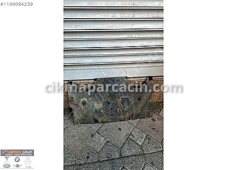 BMW 5 Serisi Alt Muhafaza çıkma parça