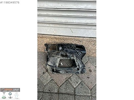 BMW 5 Serisi Sis Farı Çerçevesi çıkma parça