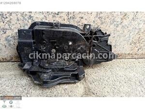 BMW G20 G26 SAĞ ARKA KAPI KİLİDİ ORJ 7445046