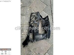 BMW G20 SİS FAR BRAKETİ SAĞ 51117422248
