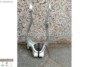 BMW G70 SAĞ TUTUCU AYAK 6898316 ORJİNAL ÇIKMA