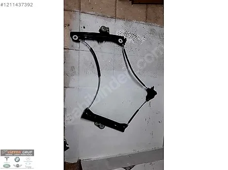 BMW i4 Cam Krikosu çıkma parça