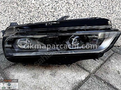 BMW i7 Sağ Ön Far çıkma parça