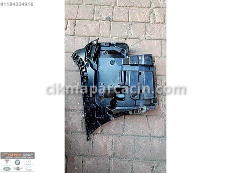 BMW i7 Tampon Braketi çıkma parça