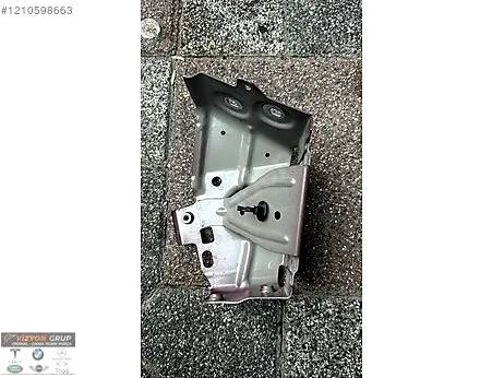 BMW iX Çamurluk Braketi çıkma parça