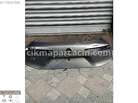 BMW 1 Serisi Bagaj Kapağı çıkma parça
