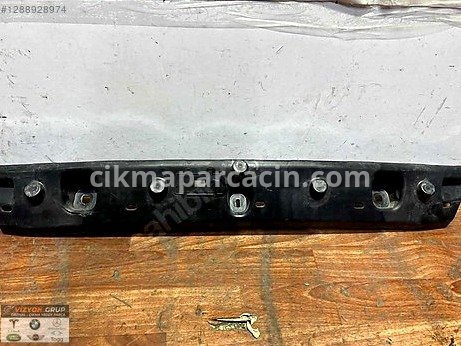 BMW 1 Serisi Tampon Braketi çıkma parça
