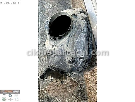 BMW X1 Davlumbaz çıkma parça