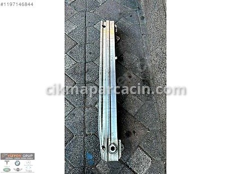 BMW X1 Tampon Demiri çıkma parça