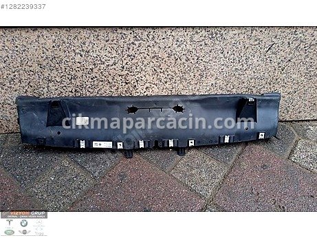 BMW X1 Panel Üst Plastiği çıkma parça