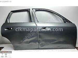BMW X1 U11 SAĞ ÖN SAĞ ARKA KAPI ORJİNAL 9883838