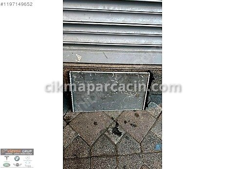 BMW X1 Radyatör çıkma parça