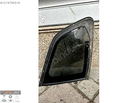 BMW X1 Kelebek Camı çıkma parça