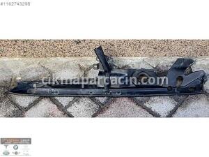 BMW X3 G01 MOTOR BÖLMESİ SAĞ ÜST PLASTİĞİ 51747397492