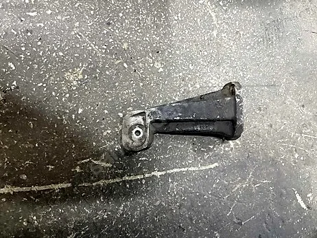 BMW X5 Motor Takozu & Kulağı çıkma parça - ATA&ALP BMW YEDEK PARCA Sakarya