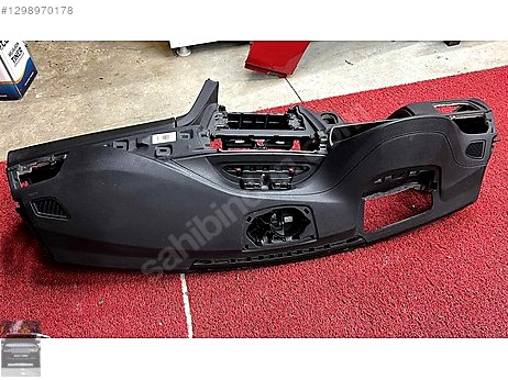 BMW 4 Serisi Torpido çıkma parça