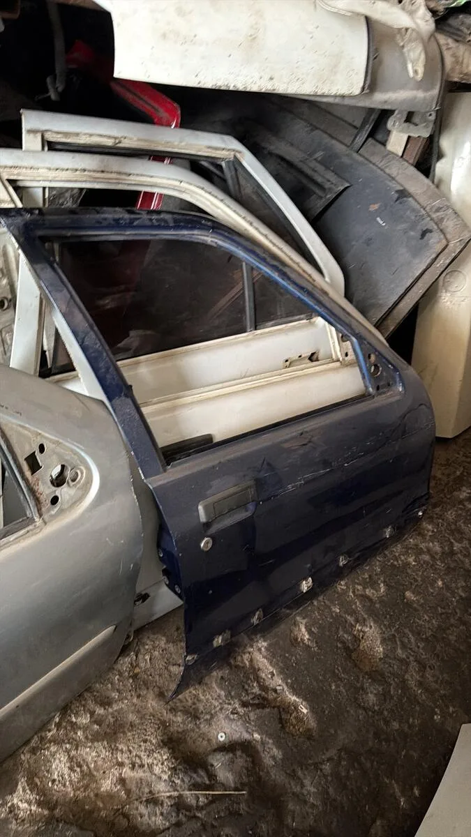 Renault R19 Sağ Ön Kapı çıkma parça - AKMAN OTO ÇIKMA Sakarya