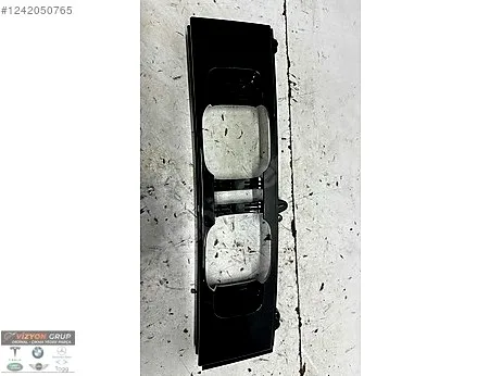 Land Rover Defender Sol Arka Stop çıkma parça - VİZYON GRUP ORJİNAL ÇIKMA YEDEK PARÇA İstanbul
