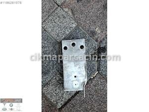MERCEDES A SERİSİ W176 SAĞ TAMPON DEMİR AYAĞI ÇIKMA A2466200295