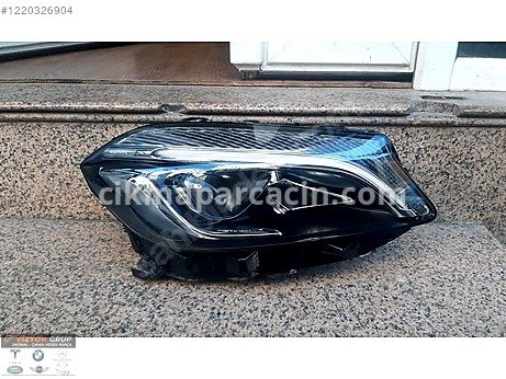 Mercedes-Benz CLA Sağ Ön Far çıkma parça