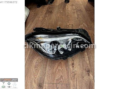 Mercedes-Benz CLS Sağ Ön Far çıkma parça