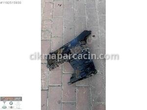 MERCEDES C SERİSİ W206 ÖN TAMPON SOL İÇ BRAKETİ A2068856901
