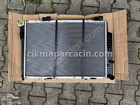 Mercedes-Benz CLA Radyatör çıkma parça